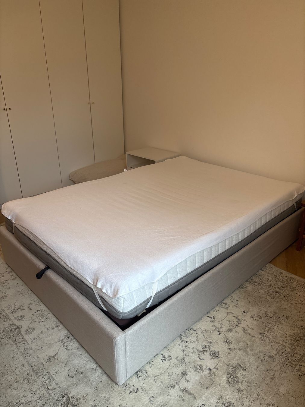 Letti: 140x200 Ottoman Storage Bed + Soft Foam Mattress – Usato da Zürich venduto da Katie8810 4