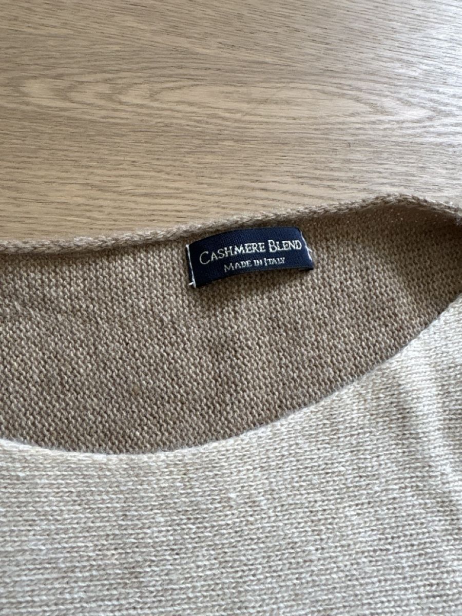 Maglioni & Felpe: Zweifarbiger Pulli von Cashmere Blend, Grösse M – Usato da Erlinsbach venduto da Camara4 1