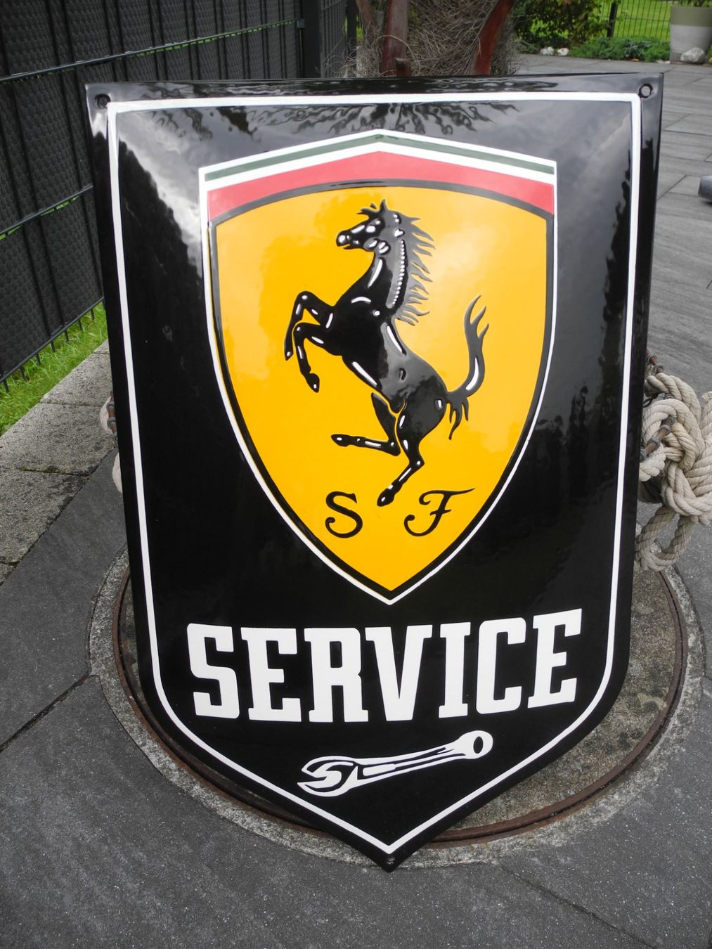 Ferrari Schilder: FERRARI EMAILSCHILD – Gebraucht aus Reinach AG von Huckleberrysix 3