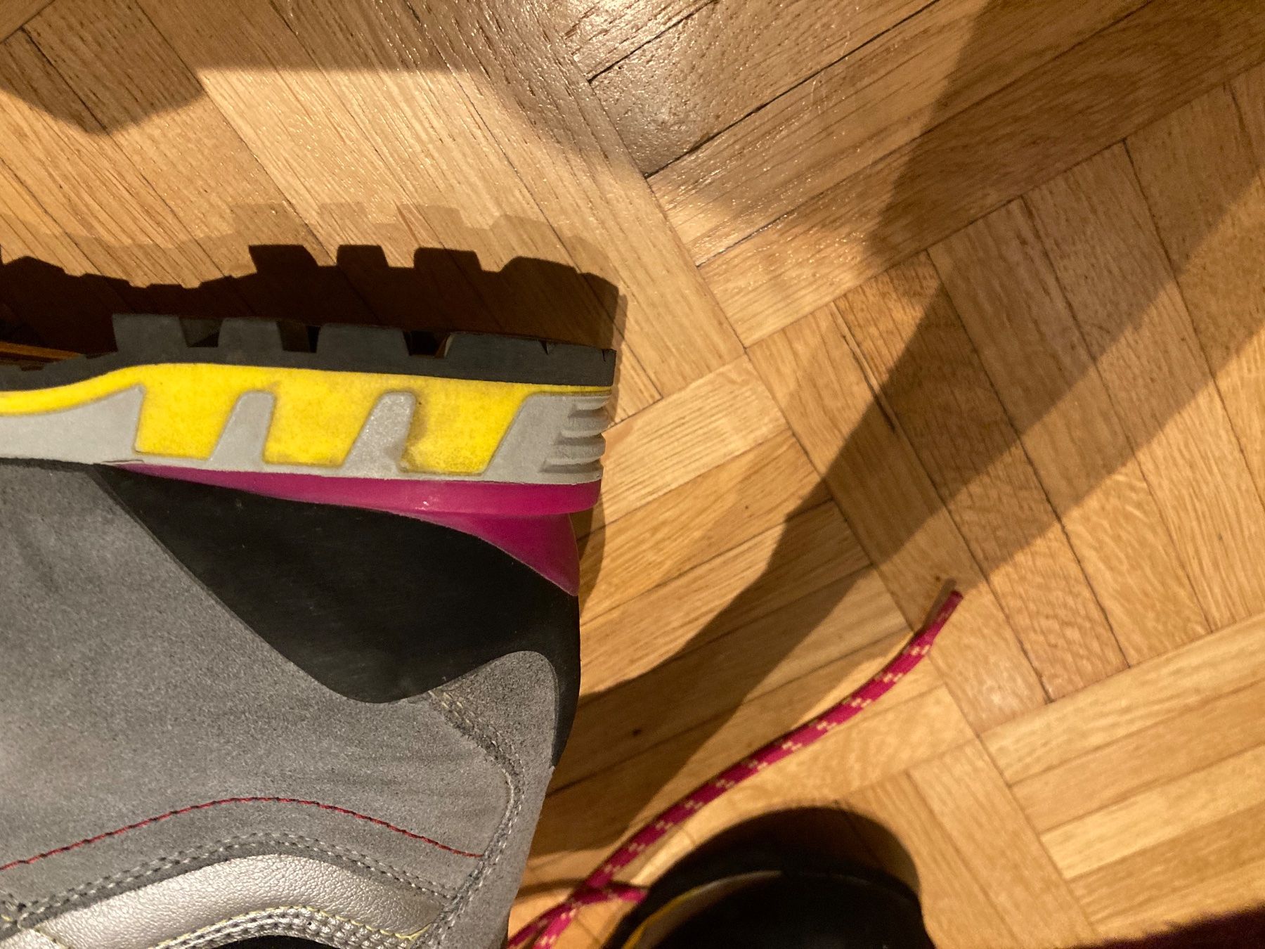 Damenschuhe: Steigeisenfeste Wanderschuhe Dolomite – Gebraucht aus Basel von wd-07 4