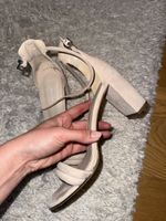 Kenneth Cole Heels Beige
