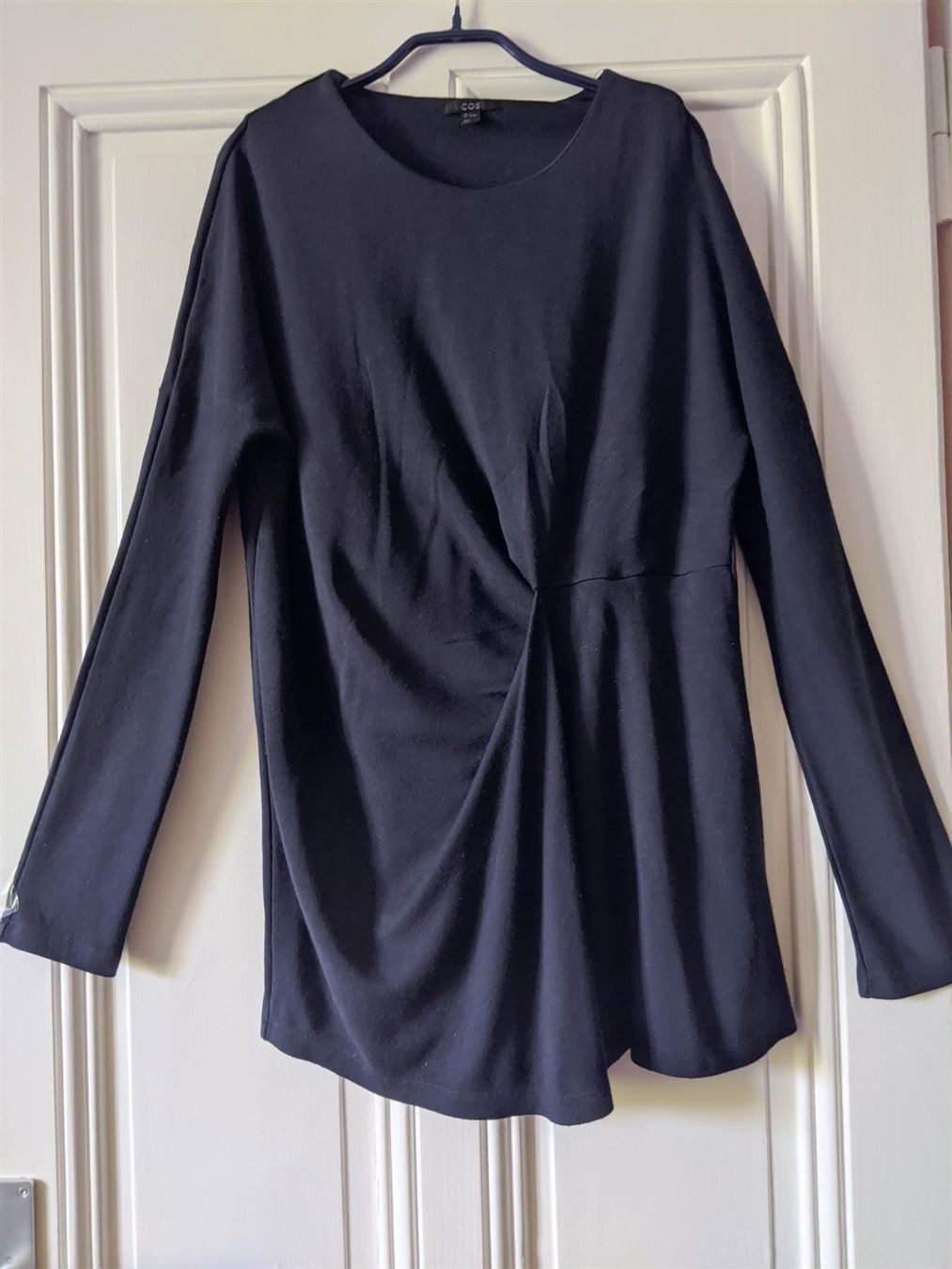 Cos Pulls & Sweat-shirts: COS : Pull marine drapé S-M-L – D'occasion à Petit-Lancy par lilycerise