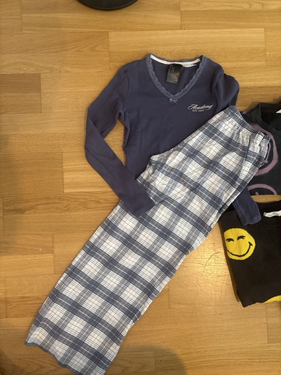 Lotti & Set di vestiti: Mädchen Kleiderset 146/152  – Usato da Zürich venduto da Reto82 2