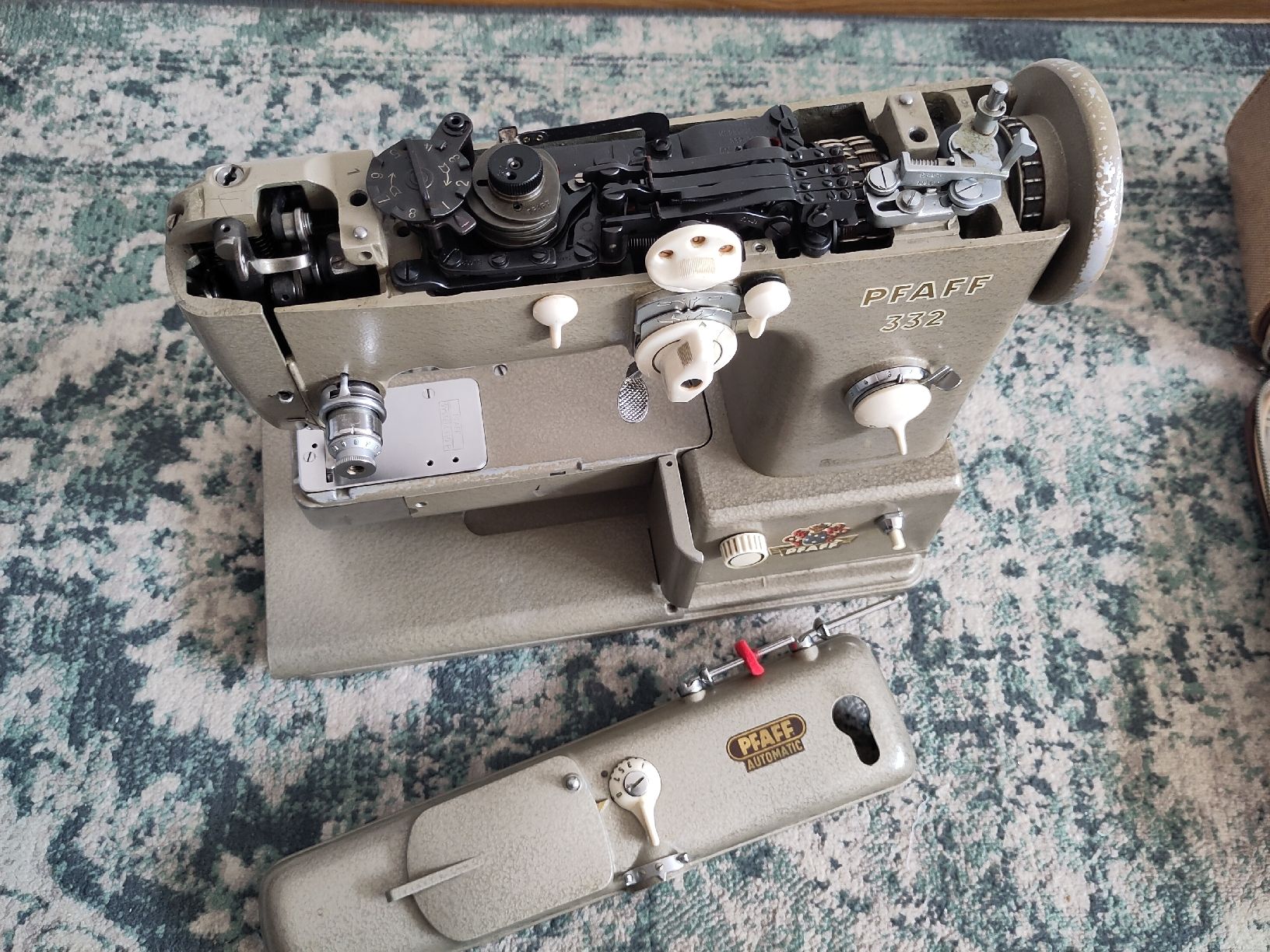 Pfaff Macchine da cucire: Pfaff 332 Automatic – Usato da Basel venduto da gonzpen 7