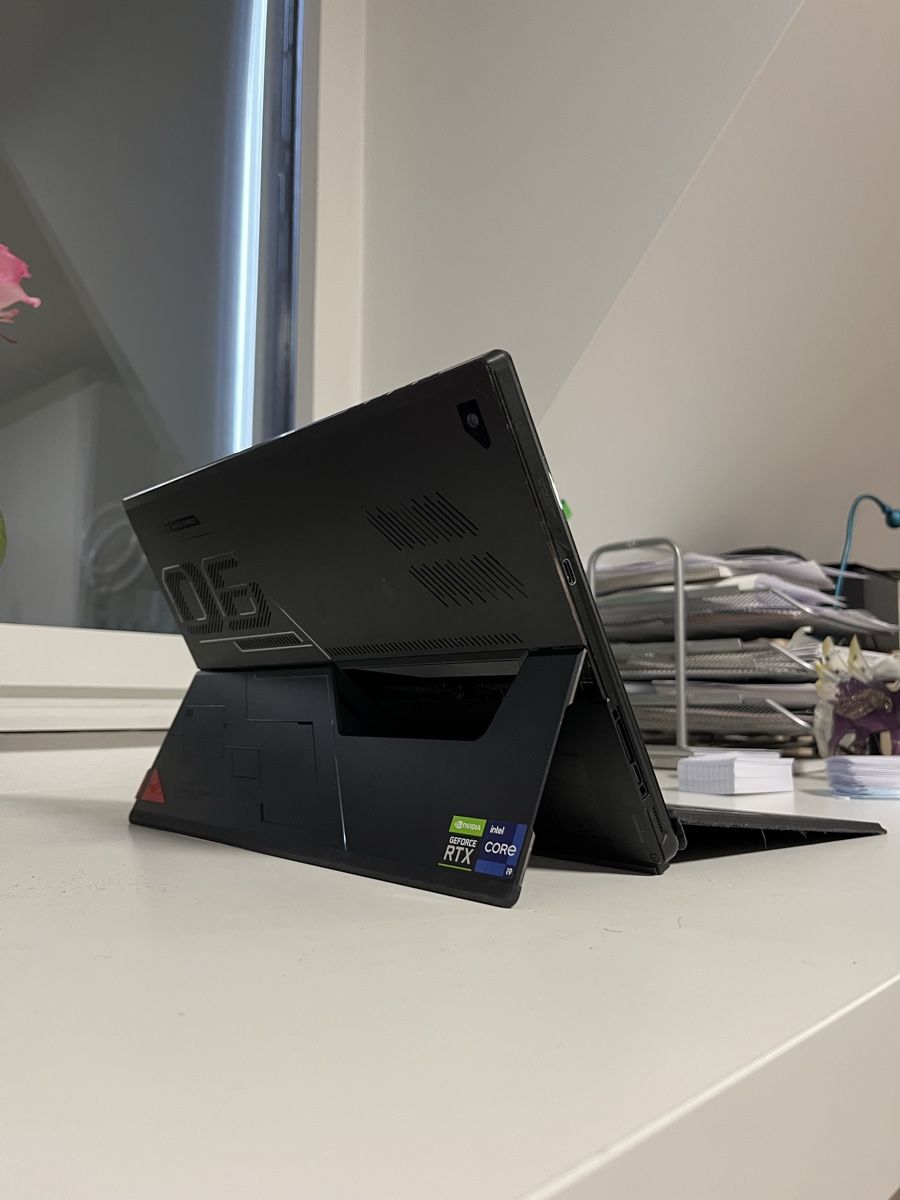 Asus Notebook: ASUS Notebook mit Touchscreen, Intel Core i9 Prozessor – Usato da Luzern venduto da ayu_rmm5 3