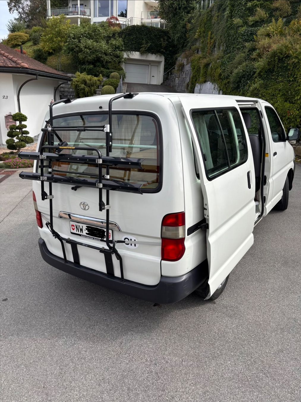 Toyota Camping Fahrzeuge: Toyota Hiace Camper Van – Gebraucht aus Fürigen von ant_j7tc 2