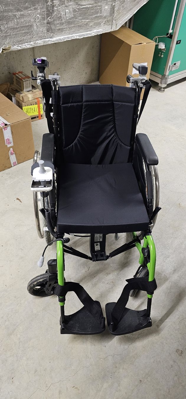 Sedie a rotelle: Invacare Rollstuhl Action 3 NG mit e-fix E35 Antrieb – Nuovo (secondo la descrizione) da Wilchingen venduto da saler65 3