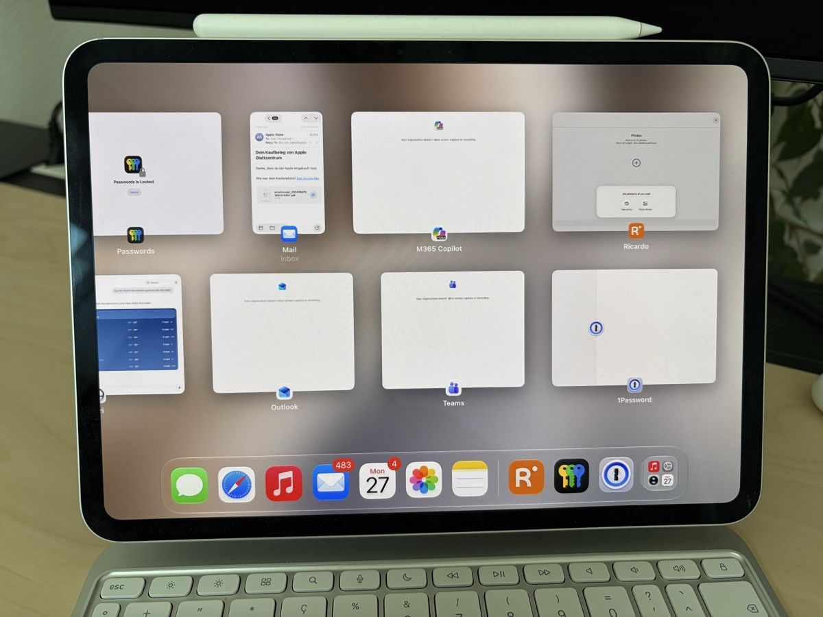 Apple Tablettes PC: iPad Pro M4 1TB WiFi inc. Magic Keyboard & Apple Pencil – D'occasion à Dielsdorf par Alanf 1