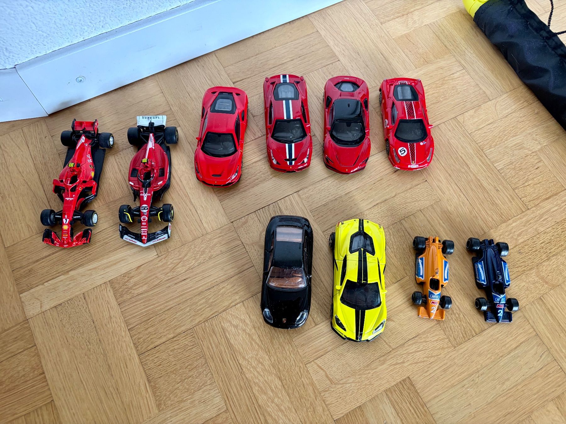 Spielzeuge: Ferrari Rennauto Spielzeug Set – Gebraucht aus Frauenfeld von cookies_and_cream 1
