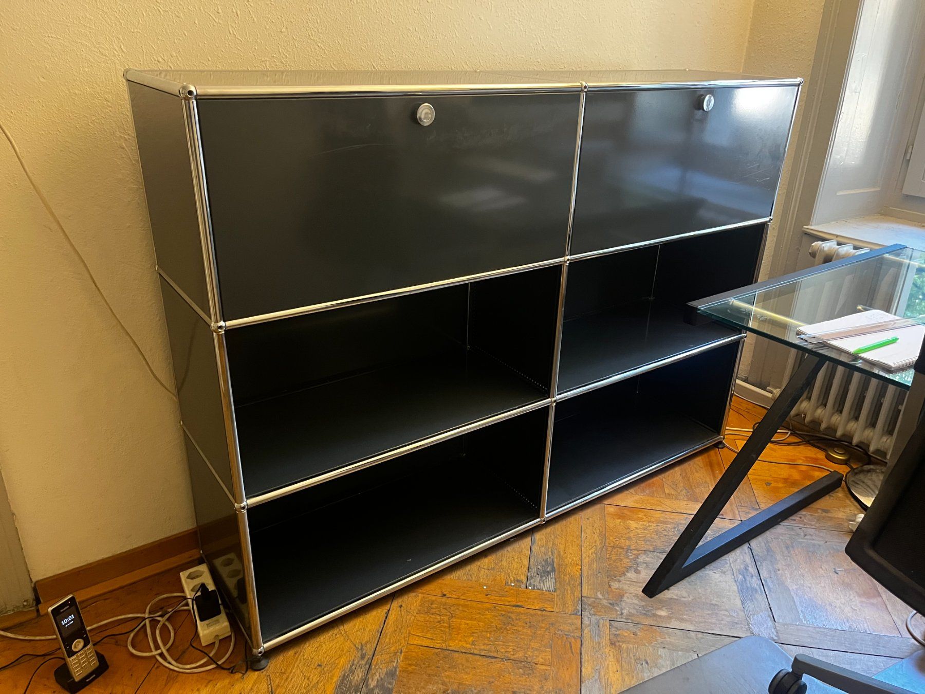 USM Commodes: USM Sidebord Kommode dunkelgrau – D'occasion à Zürich par Allrounders