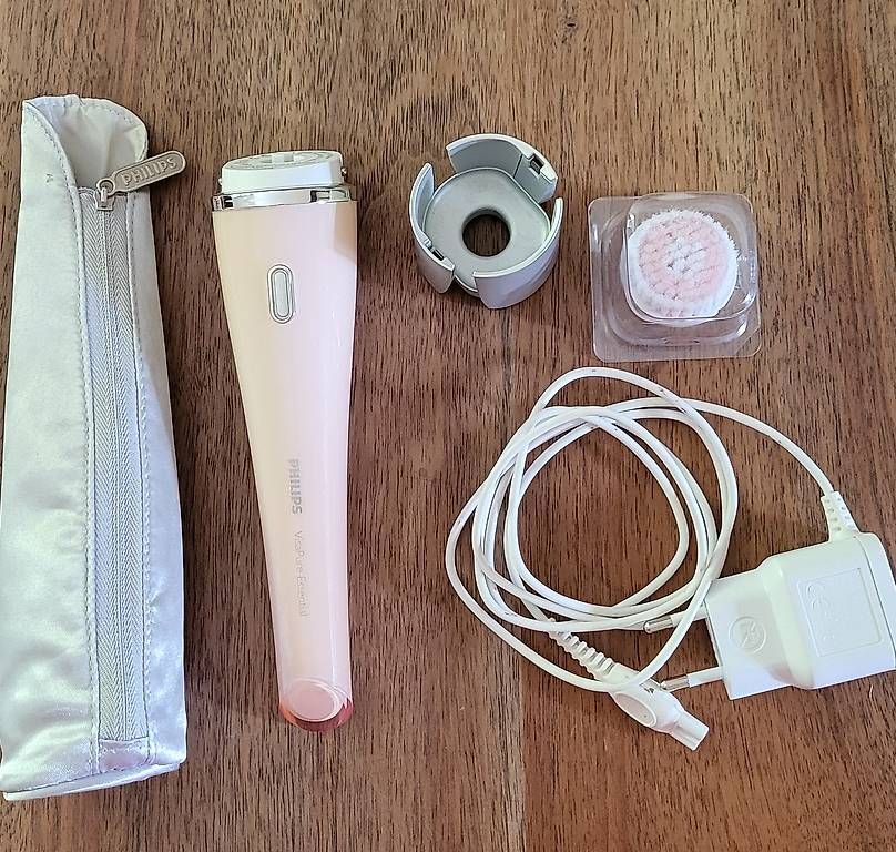 Philips Cura del viso: Philips VisaPure Essential Gesichtsreinigungsbürste – Usato da Duggingen venduto da lot-of-fun