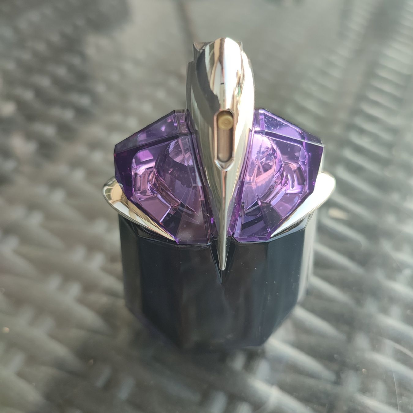 Mugler Profumi & Eau de Toilette: Mugler Alien EdP 30ml refillable – Nuovo (secondo la descrizione) da Niederglatt ZH venduto da choconoisettes 1