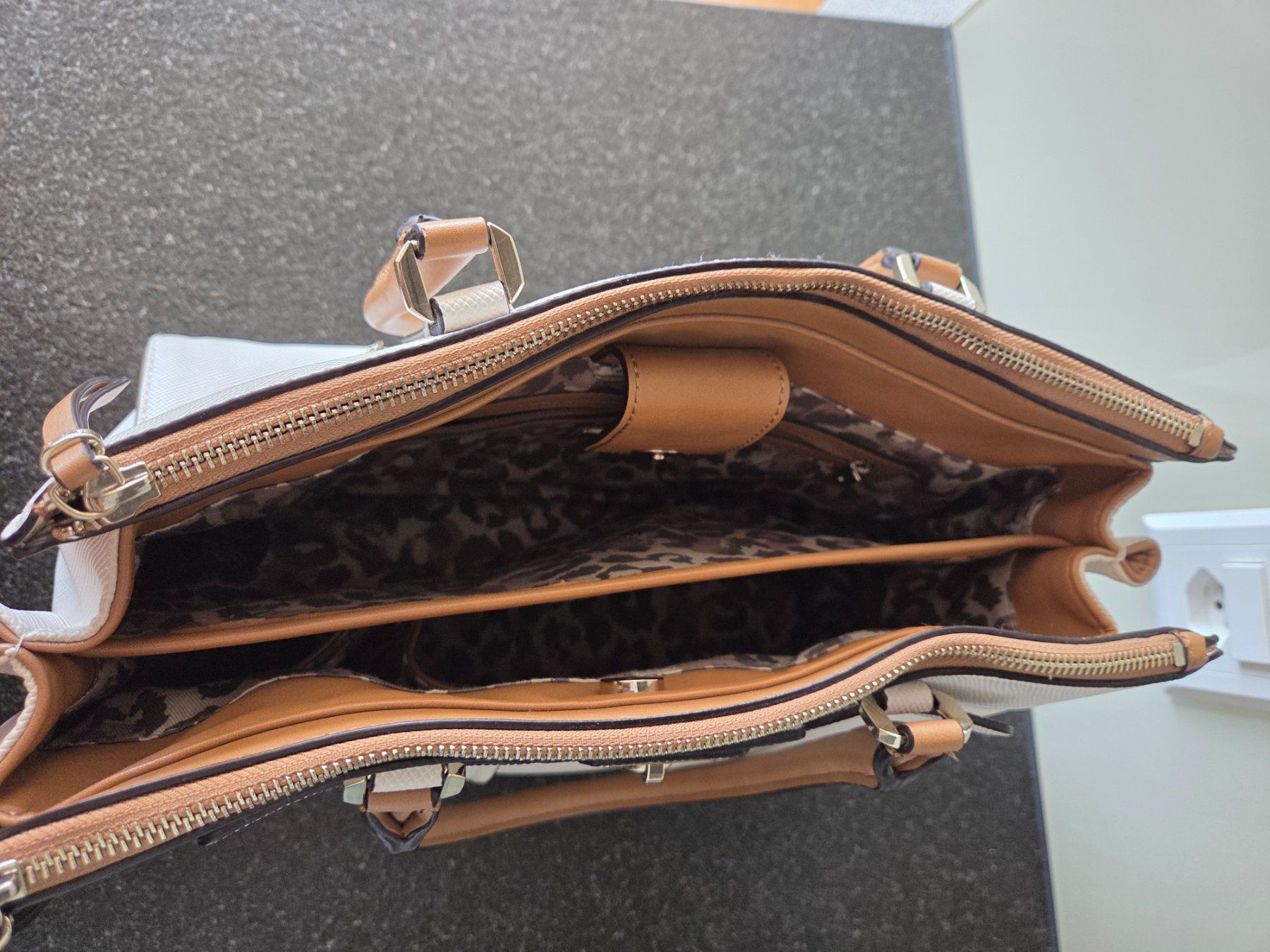 Guess Borse da donna: Guess Handtasche – Nuovo (secondo la descrizione) da Malters venduto da Liri_99alina 2
