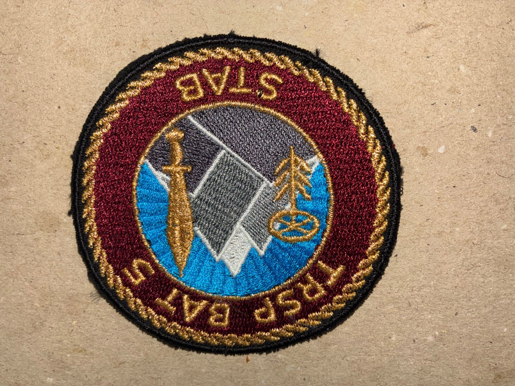 Schweizer Armee Toppe: Badge Stab Trip Bat 5 – Usato da Oberiberg venduto da reimet