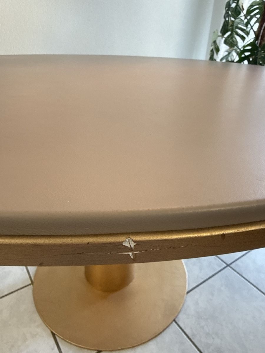 Tavoli: Round PU leather Table with Pedestal Base Stylish  Modern – Usato da Effretikon venduto da lio_gjr8 7