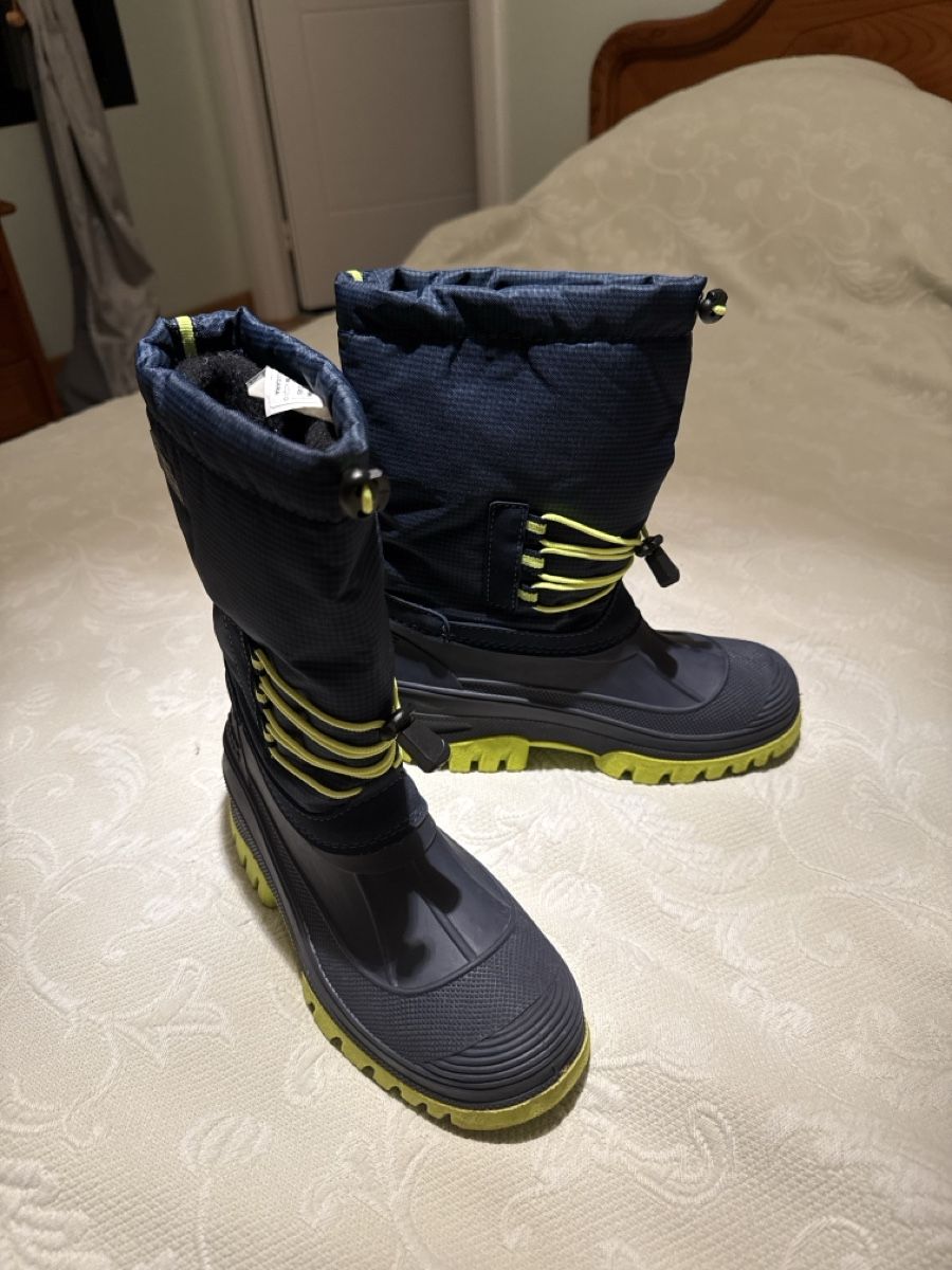 Chaussures hommes: CMP Navy Winter Snow Boots, Size 38, EUC, Warm & Comfy! – Neuf (Voir description) à Genève par aic_8tl7 2