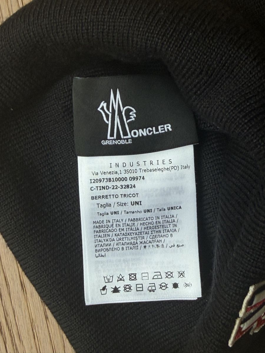 Moncler Copricapi, berretti & cappellini: Moncler Grenoble wool beanie – Nuovo (secondo la descrizione) da Zürich venduto da dav_ylk6 5