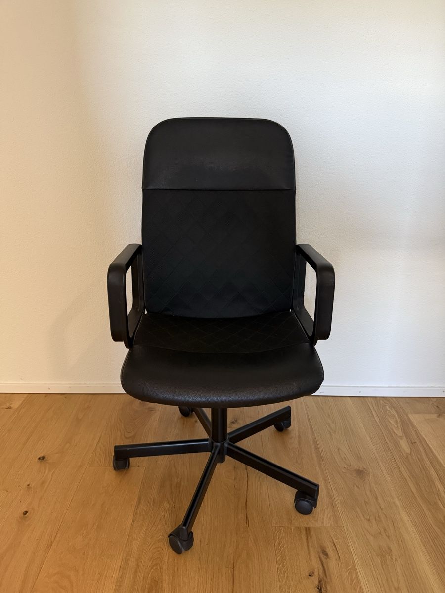 Chaises: Bürostuhl schwarz – D'occasion à Bütschwil par adi_2g29 1