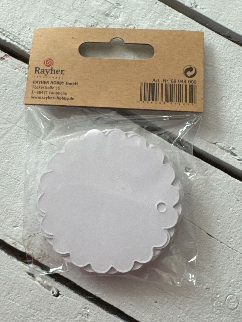 Rayher Carta: Rayher / Tags Scallop weiss / P – Nuovo e nell'imballaggio originale da Neukirch (Egnach) venduto da muolen 1