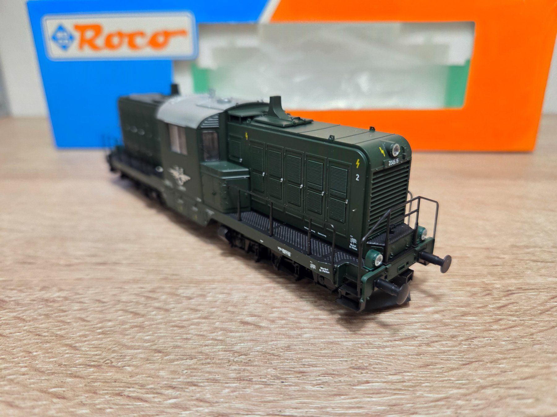 Roco Modellini di ferrovie: Roco 43554 Diesellok 2045 ÖBB H0 – Usato da St-Aubin-Sauges venduto da Lo_Go 3