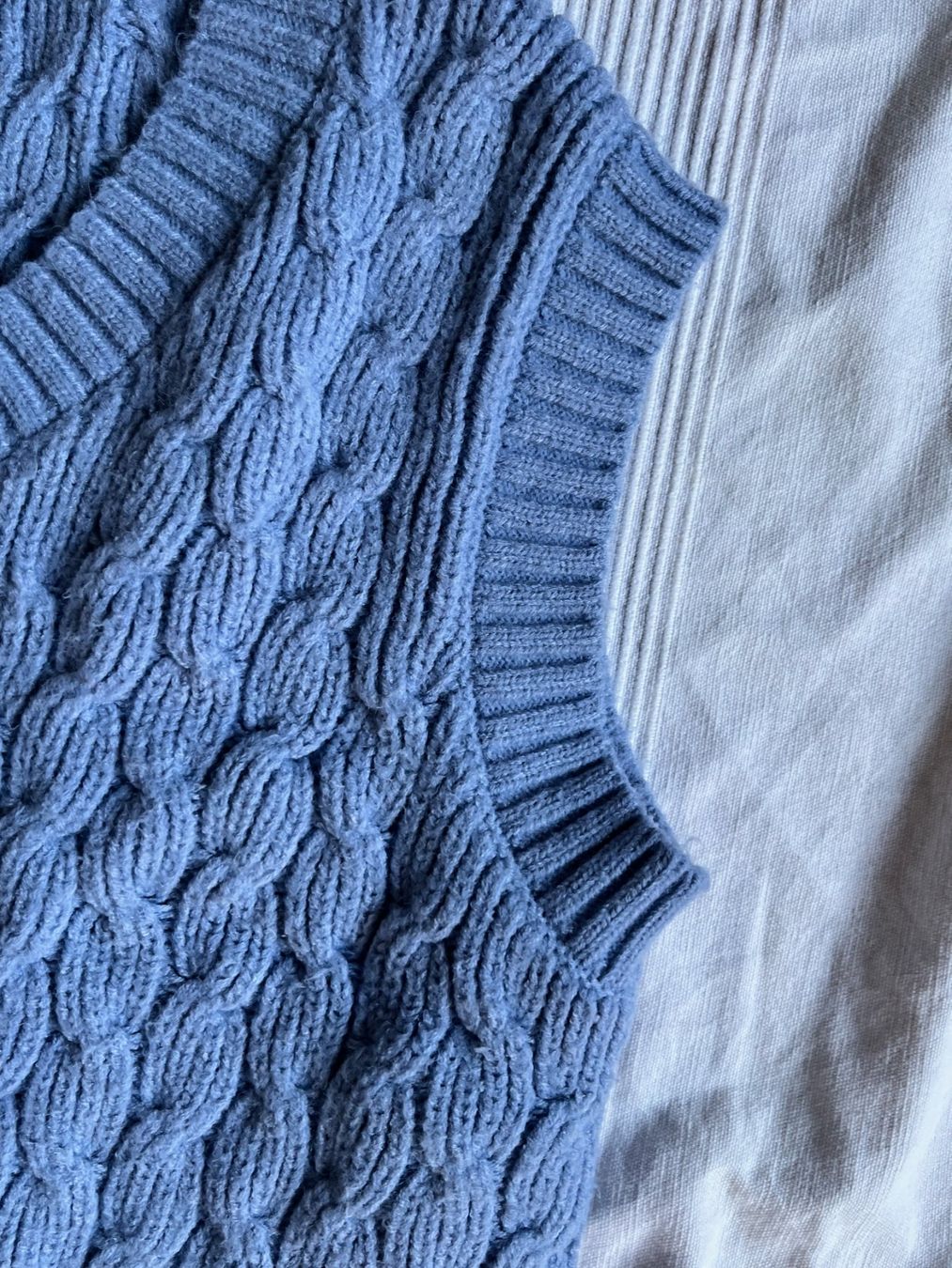 Maglioni & Felpe: Strickweste blau Zopfmuster – Usato da Zürich venduto da lar_8z5c 2