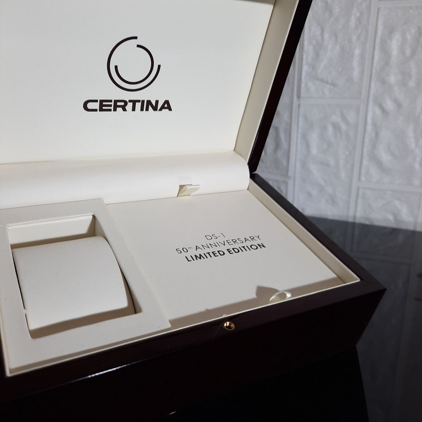 Certina Montres: Erstklassige Limited Edition Certina Uhrbox – D'occasion à Unterägeri par Altgoldschmuck 1