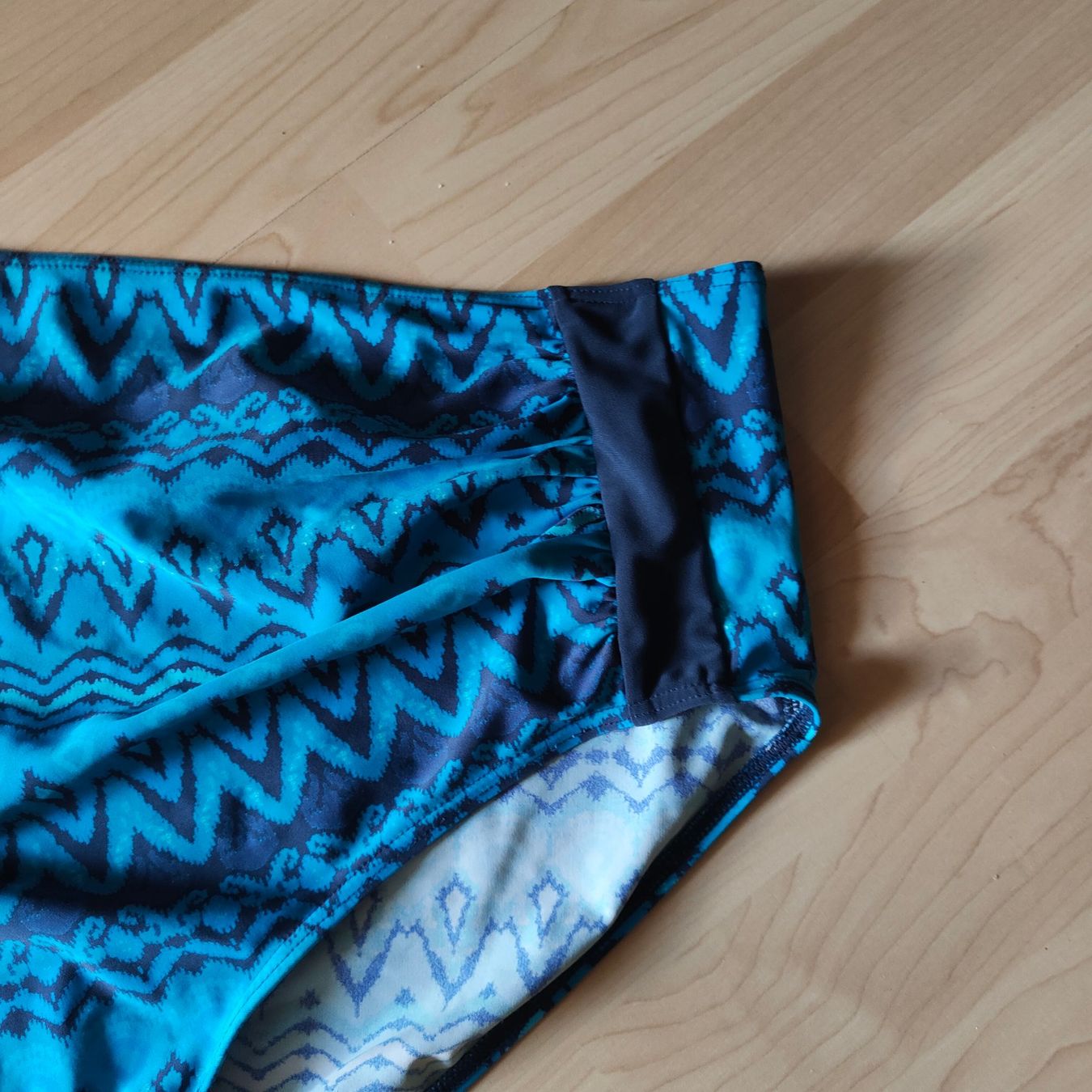 Costumi da bagno & Bikini: Tankini 2 teiler Gr. 46 Fr. 22.- – Nuovo (secondo la descrizione) da Lohn SH venduto da flyerc9 4