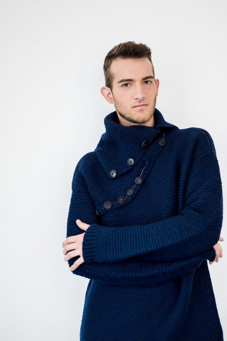 Maglioni & Felpe: Unique Navy Blue Wool Blend Winter Jumper, Size Large – Usato da Zürich venduto da joa_26k8