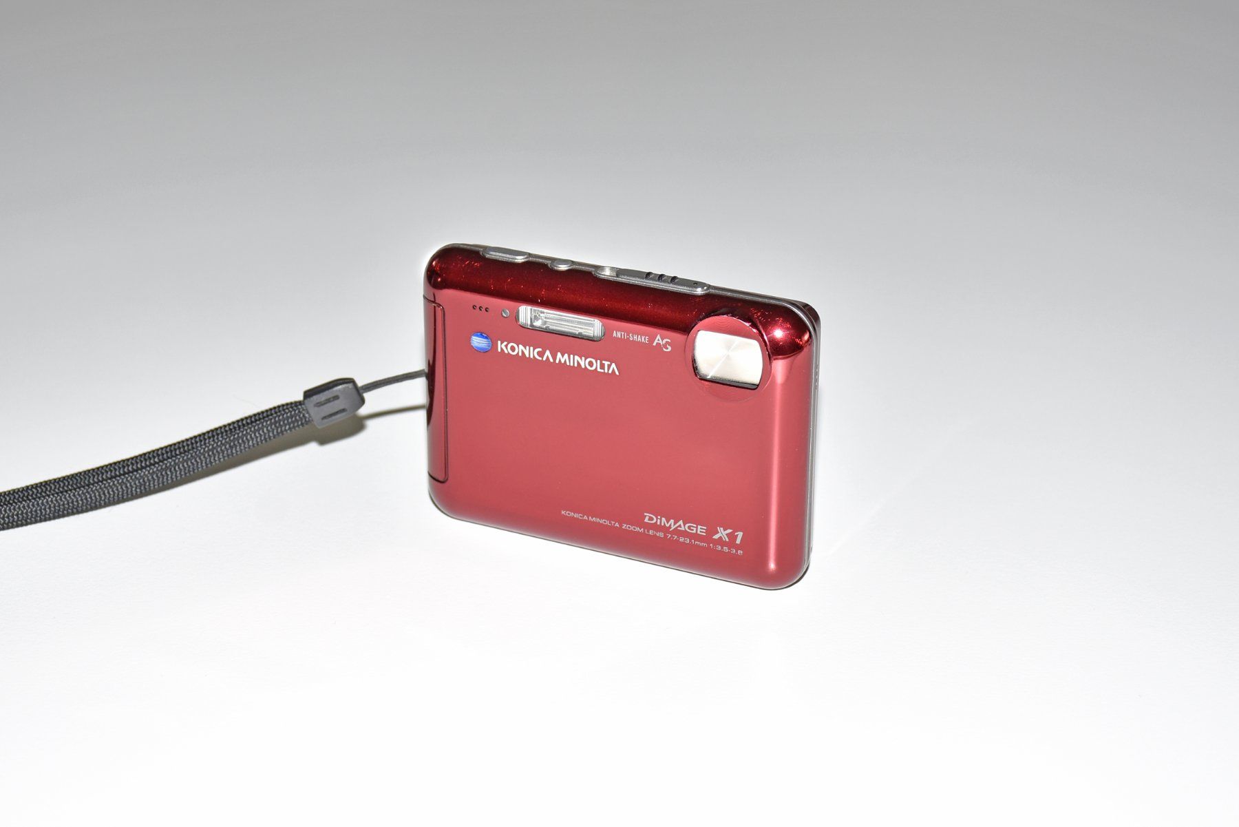 Konica Fotocamera: Konica Minolta DiMAGE X1 8.0 MP CCD Digitalkamera Deko – Usato da Dietikon venduto da ruvostar