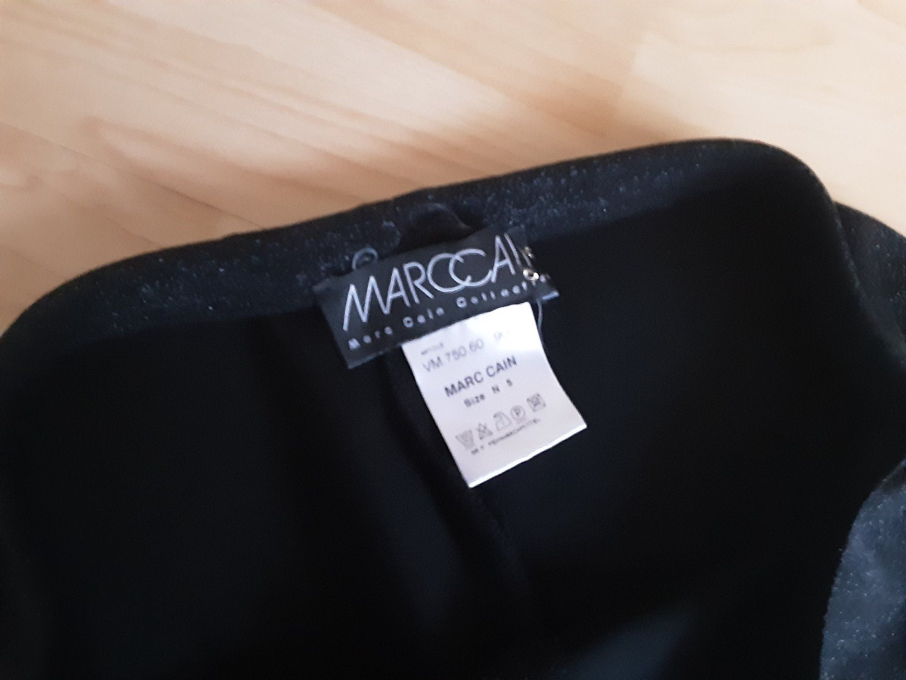 Marc Cain Gonne: ENDET. Langer marc cain jup mit schlitz gr 40..42 – Nuovo e nell'imballaggio originale da wolfhalden venduto da 46464646 2