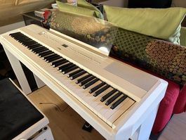 Digitalpiano Yamaha P-525 weiss