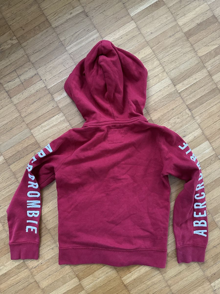 Abercrombie Pulls et sweat-shirts: Abercrombie Kinder Hoodie Kinder Gr. 7/8 - Rot – D'occasion à Wettingen par chatzegras 1