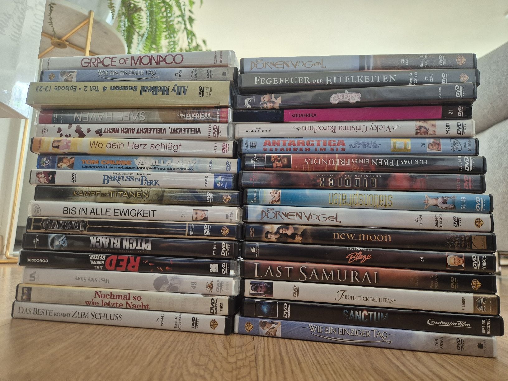 Tutti i DVDs: 32 DVDs inklusive DVD player – Usato da Flumenthal venduto da SilvanSchmutz