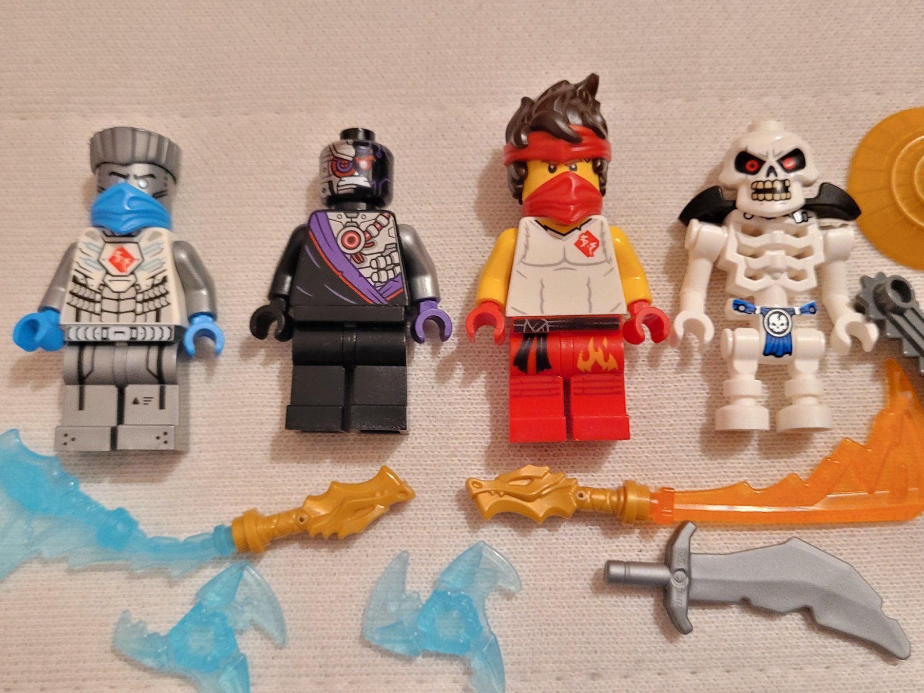 Lego Kit di costruzioni: 4 neue Lego Ninjago minifiguren – Nuovo (secondo la descrizione) da La Tour-de-Peilz venduto da estelle69