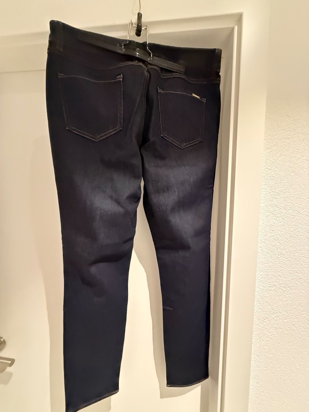 Hugo Boss Kleiderpakete: Jean en Hugo Boss – Gebraucht aus Gimel von fan_8tvc 1