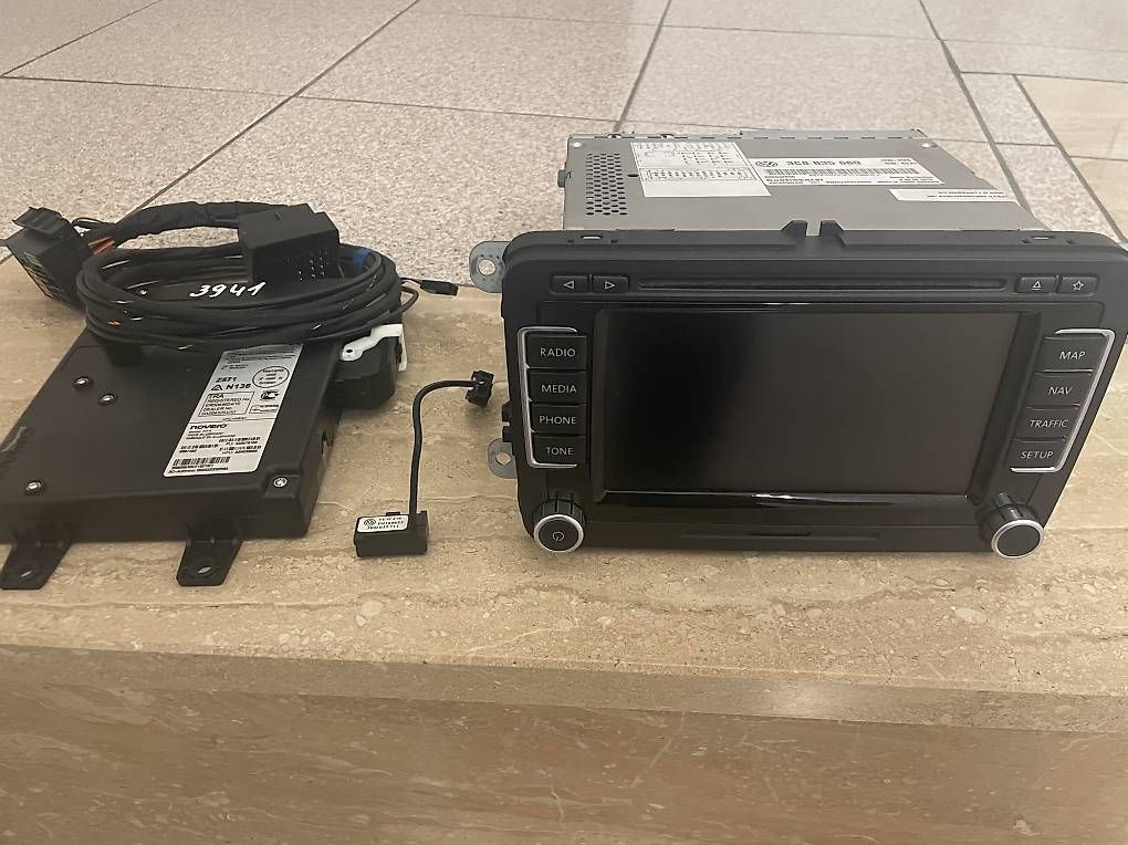 Radios: VW RNS510 mit original bluetooth Modul – D'occasion à Basel par plam108