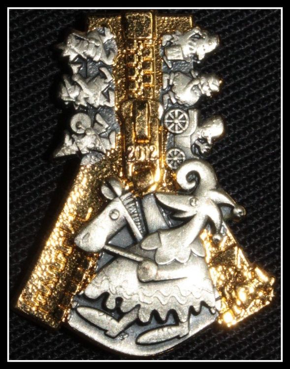 Broche Fasnacht Suisse 1982 – Étain Argenté – Création Felix Muller – Collection