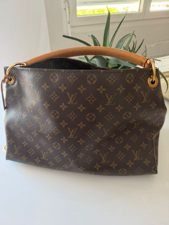 Artsy Louis vuitton