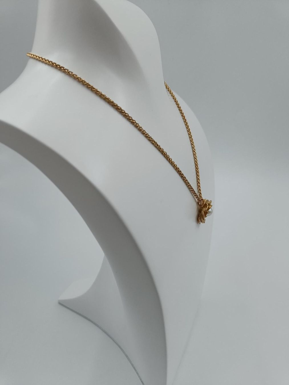 Ketten: BLUMIGES GELBGOLDCOLLIER MIT AKOYA PERLE – Gebraucht aus Luzern von EdiGem 3