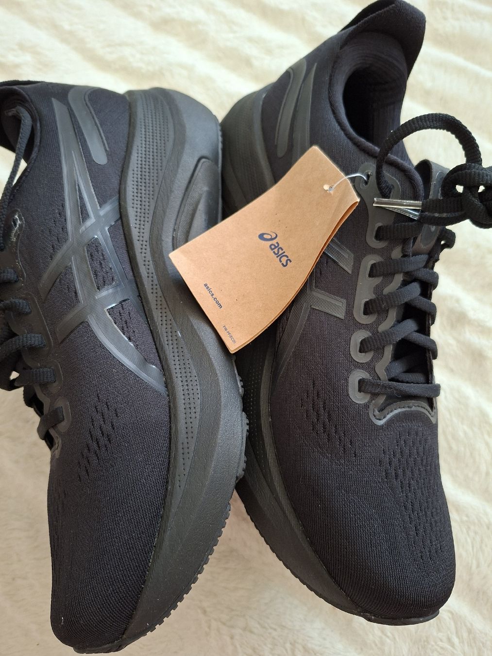Asics Damenschuhe: Baskets Asics noires taille 43.5 neuves – Gebraucht aus Renens VD von ser_j2fn 1