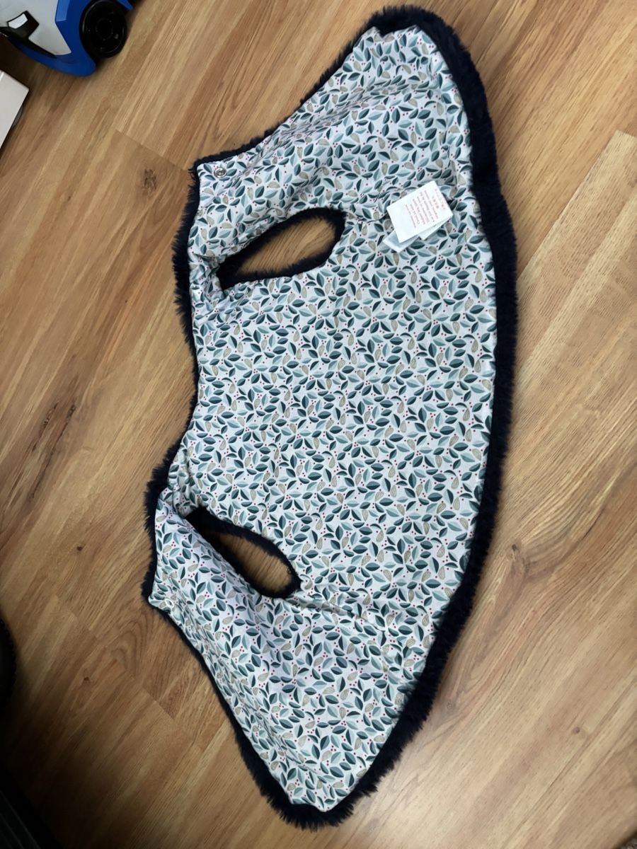 Lotti di vestiti: Set aus Pullover und Weste, – Usato da volketswil venduto da Sisi521 3