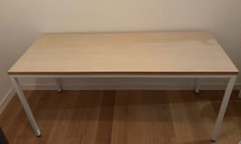 Stabiler Bürotisch in sehr gutem Zustand