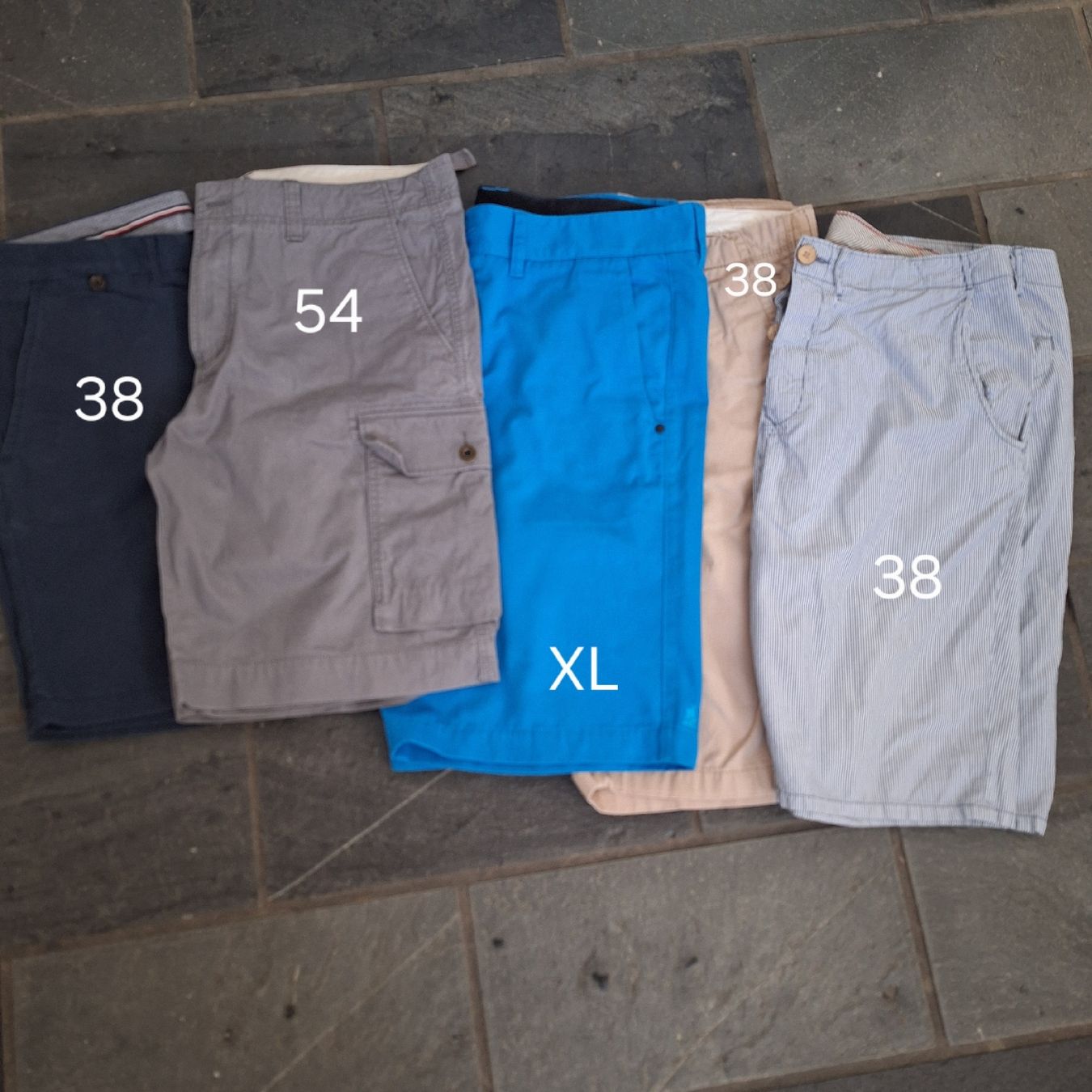 Lotti di vestiti: Herren Shorts – Usato da Schübelbach venduto da rab02
