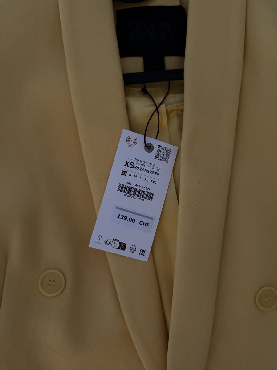 Zara Ensembles & Tailleurs: Anzug gelb Zara – Neuf avec emballage d'origine à Birrhard par Evy1995 1