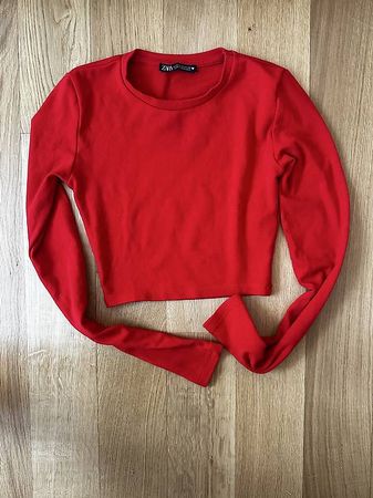 Crop top rosso maniche lunghe -  Red long-sleeved crop top