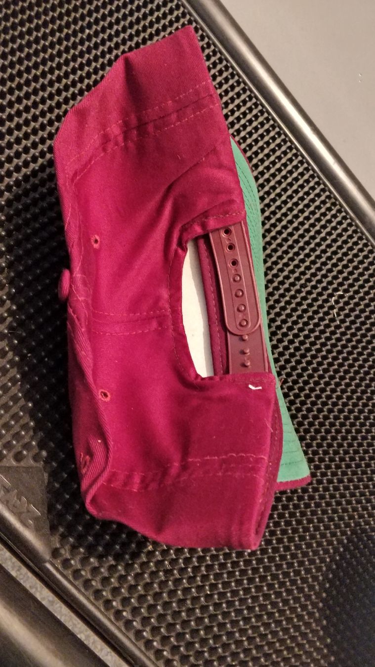 Adidas Copricapi, berretti & cappellini: Adidas Kappe Hut Base Cap Rot – Nuovo (secondo la descrizione) da Flawil venduto da rcnkr 1