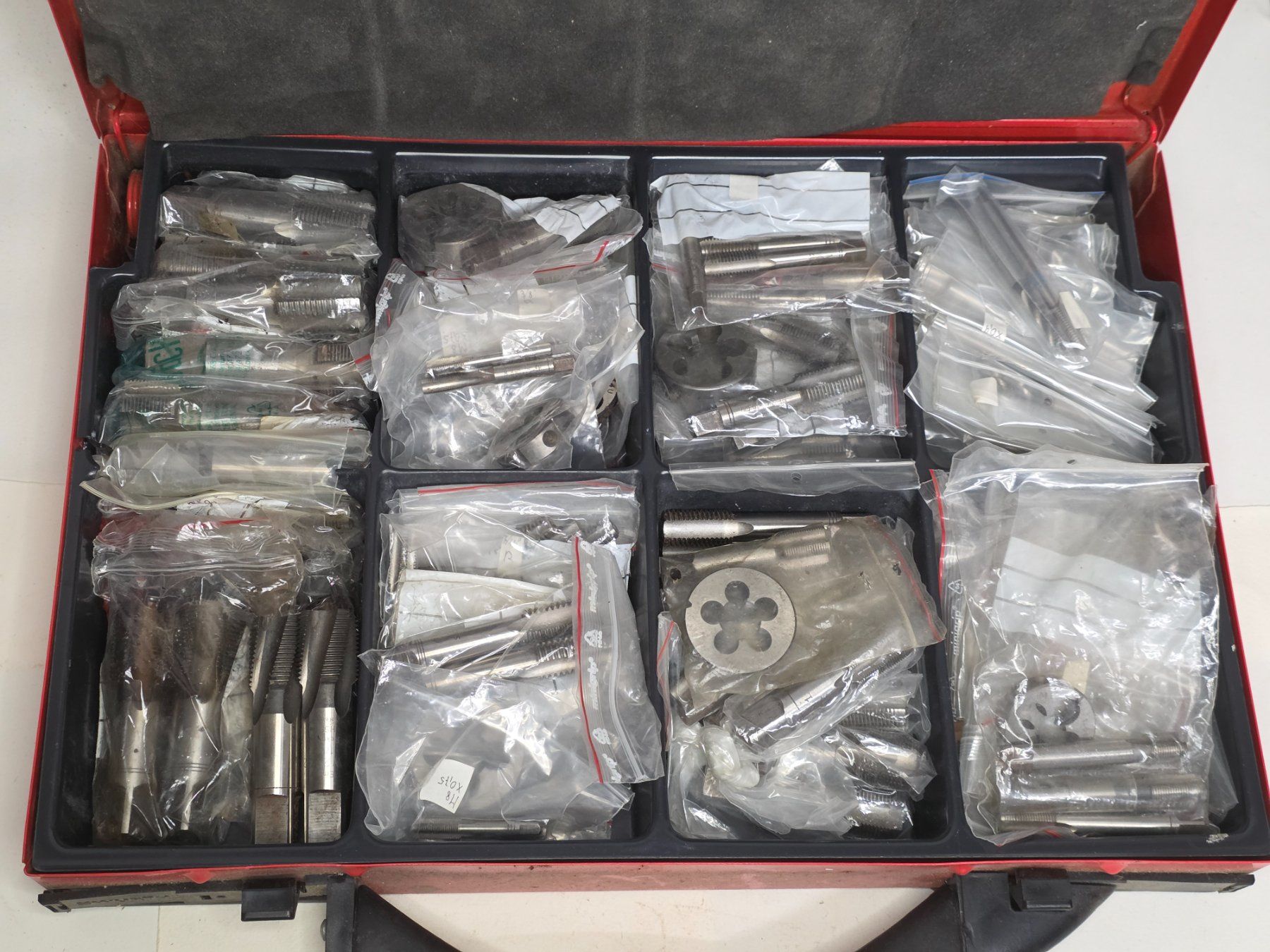 Tutti gli attrezzi: Top Werkzeugsortiment Gewindebohrer & Schneideisen – Usato da Dietikon venduto da deineSolutions 9