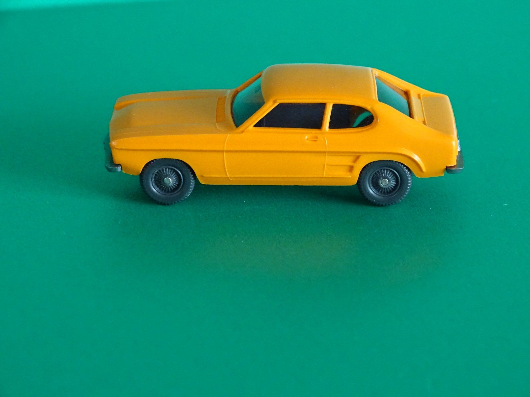 Wiking Modellini d'auto: Ford Capri von Wiking 1/87 – Usato da Bretzwil venduto da Meex 2