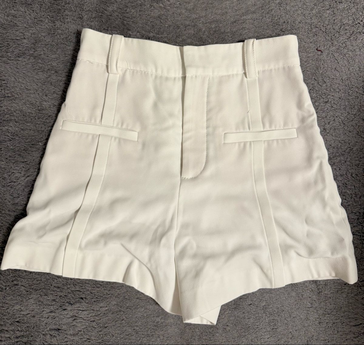 Zara Pantaloni: Short Zara blanc taille XS – Nuovo (secondo la descrizione) da Châtelaine venduto da nan_j75j