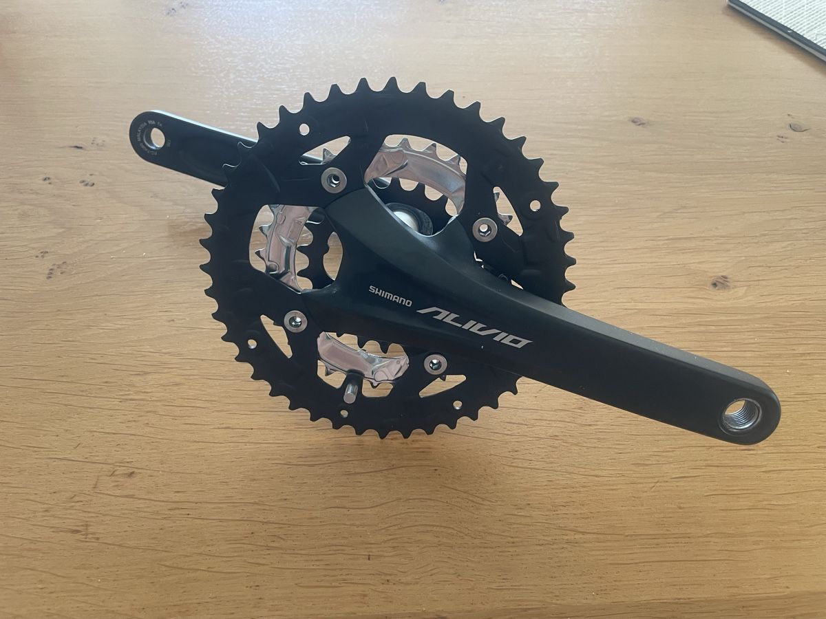 Shimano Pièces détachées: Alivio Crankset 44-32-22 – D'occasion à St-Prex par hotel_bravo